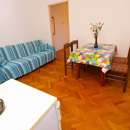 Apartment Radmila 977